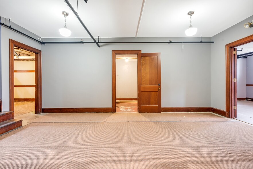 More Photos Of 192 Main St, Ellsworth Storefront For Sale