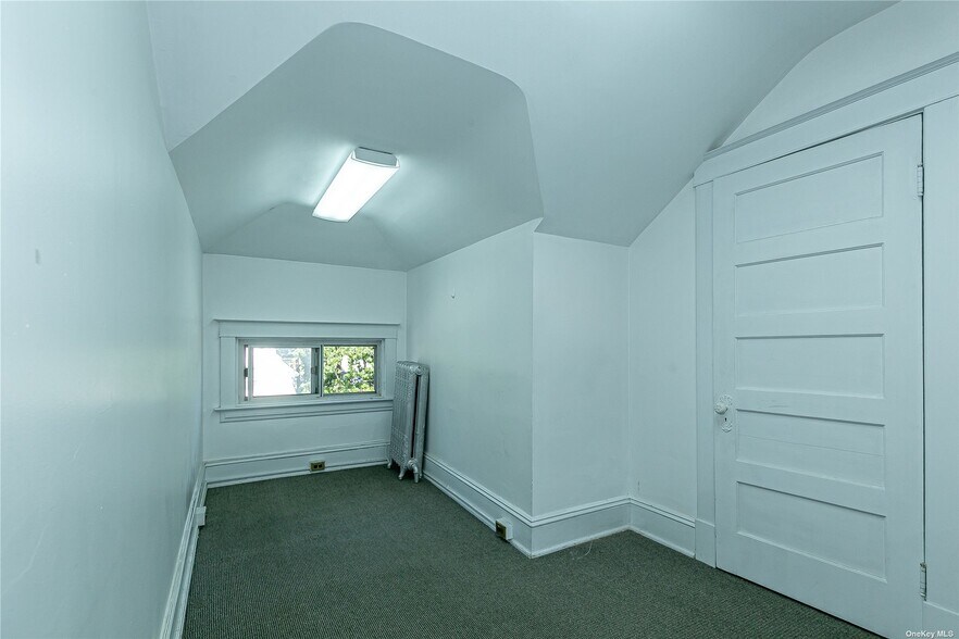 More Photos Of 330 Winthrop St, Westbury Office For Sale