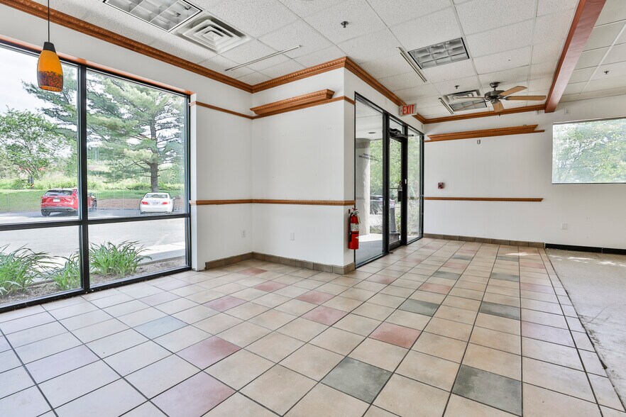 More Photos Of 141 Summit St, Peabody Freestanding For Lease