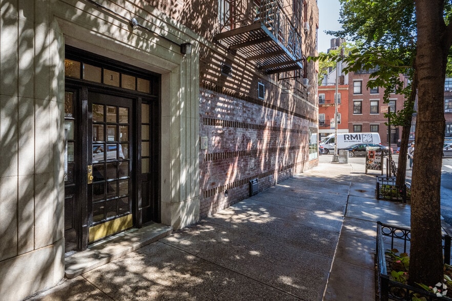 More Photos Of 1 Jane St, New York Apartments For Lease