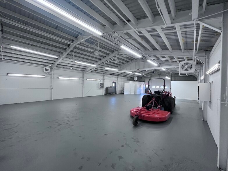 More Photos Of 2 Danville Rd, Plaistow Industrial For Lease