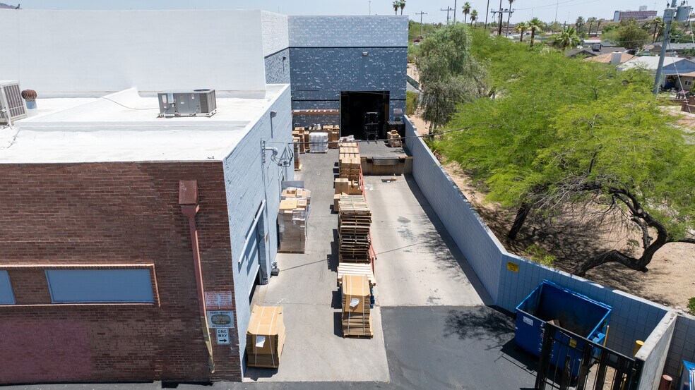 More Photos Of 1805 E McDowell Rd, Phoenix Distribution For Sale
