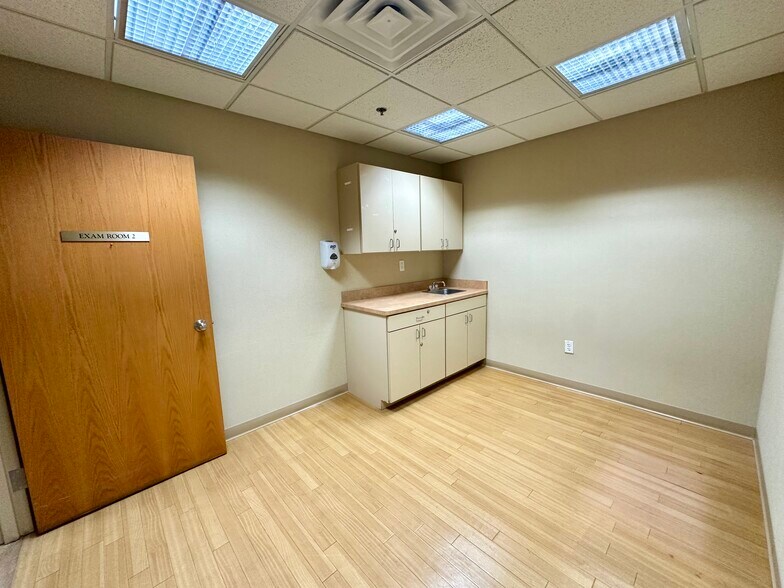 More Photos Of 534-548 Avenue E, Bayonne Office For Sale