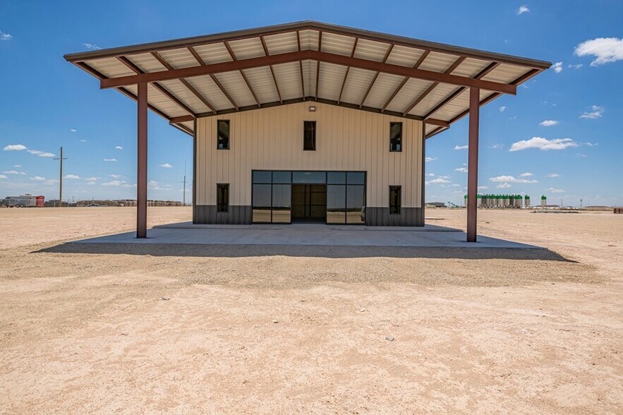 More Photos Of 16751 W Basin St, Odessa Warehouse For Lease