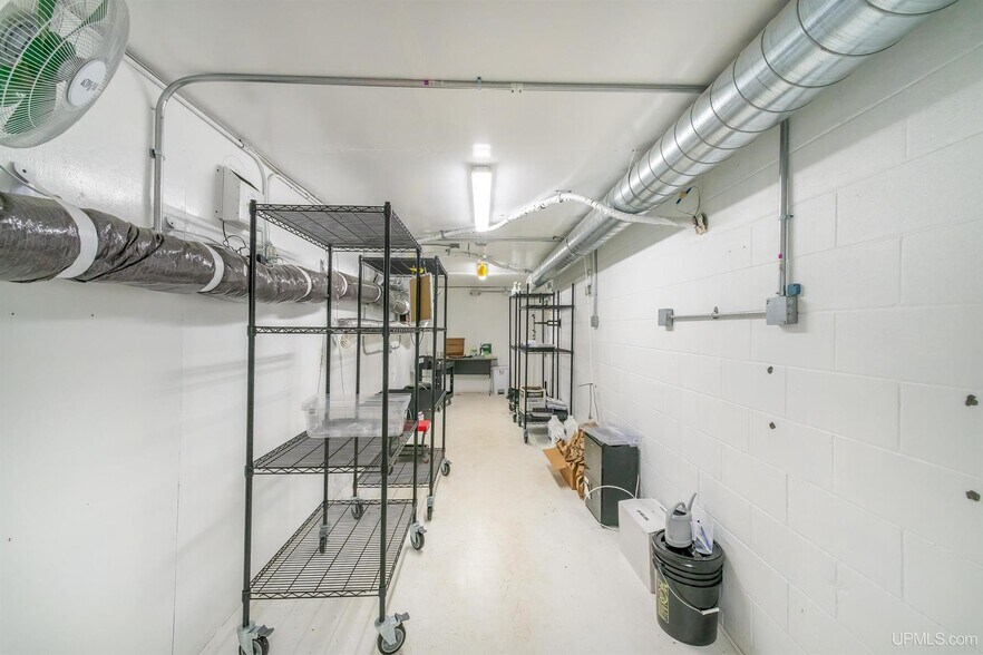 More Photos Of 154 Evergreen St, Republic Storefront For Sale