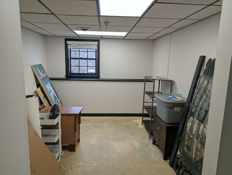 More Photos Of 389 Main St, Salem Office For Sale