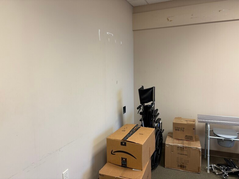 More Photos Of 11-17 Fallon Ave, Seaford Medical For Lease