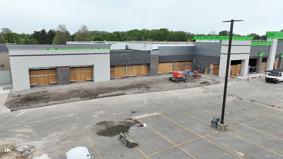 More Photos Of 6131 Greenfield Rd, Dearborn Storefront For Lease