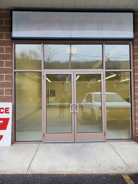 More Photos Of 507-509 National Hwy, Lavale Storefront For Lease