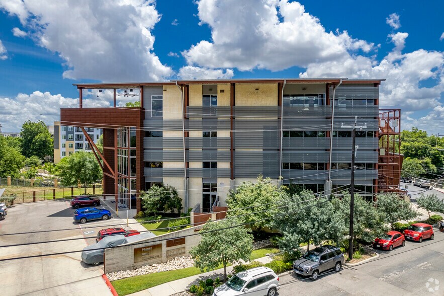 More Photos Of 102 9th St, San Antonio Office For Sale