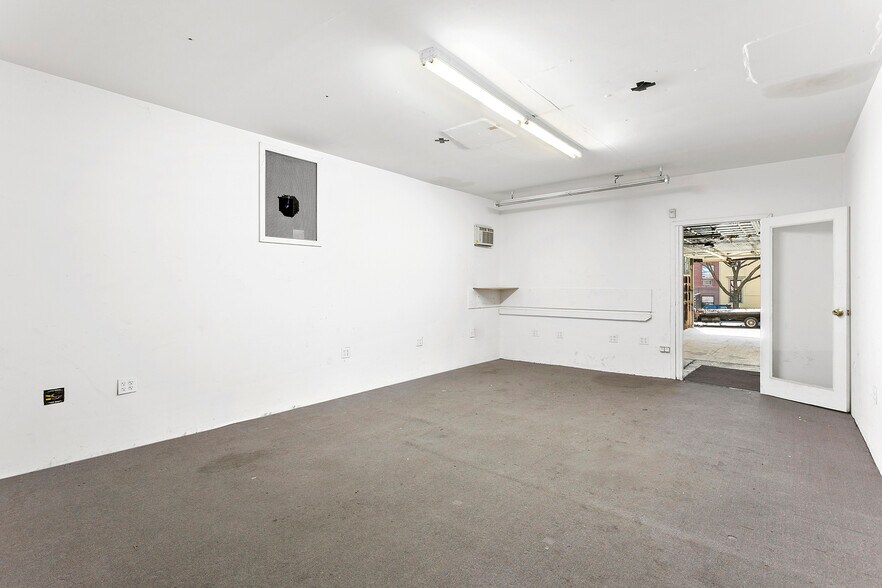 More Photos Of 183 Concord St, Brooklyn Flex For Sale