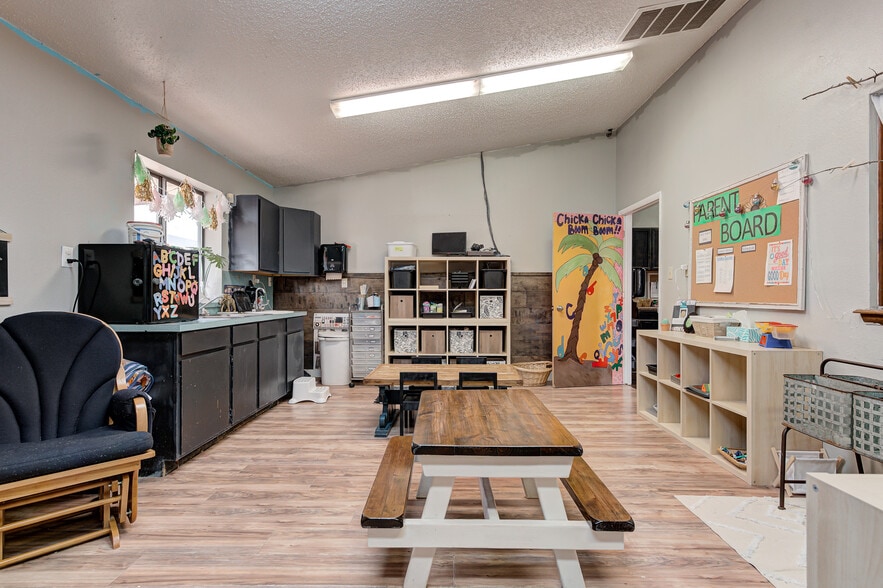 More Photos Of 11801 Southwood Dr, Oklahoma City Daycare Center For Sale