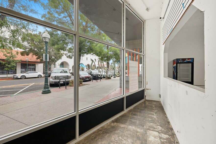 More Photos Of 328-332 W Main St, Merced Storefront For Lease