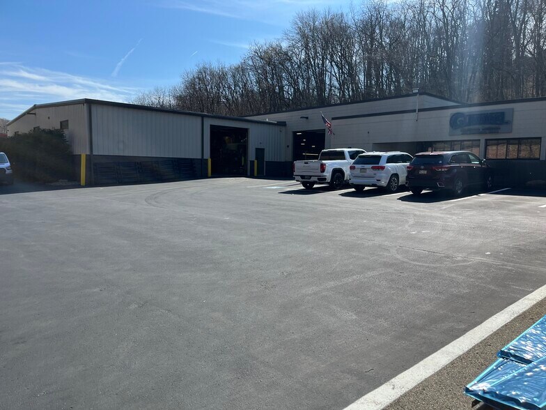 More Photos Of 200 Rochester Rd, Pittsburgh Service For Lease