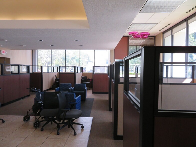 More Photos Of 300 E Dania Beach Blvd, Dania Bank For Lease
