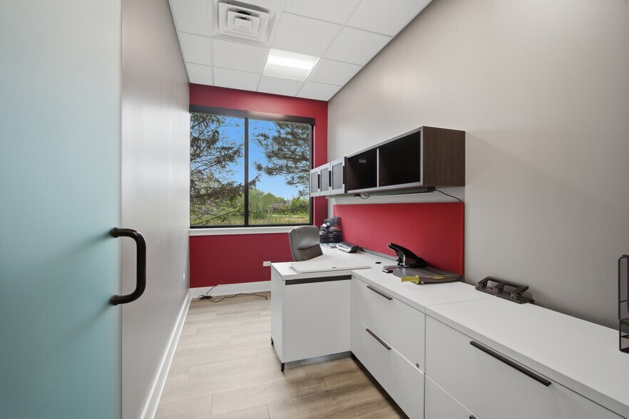 More Photos Of 795 Ela Rd, Lake Zurich Office For Lease