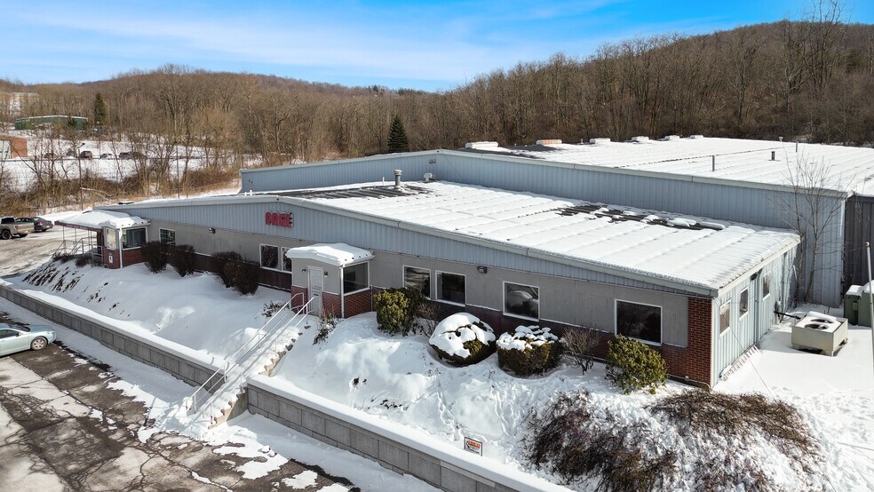 More Photos Of 850 Eisenhower Blvd, Johnstown Warehouse For Lease