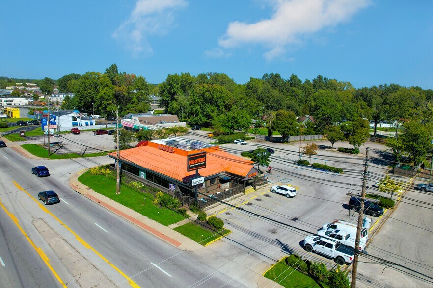 More Photos Of 7701 Preston Hwy, Louisville Restaurant For Sale