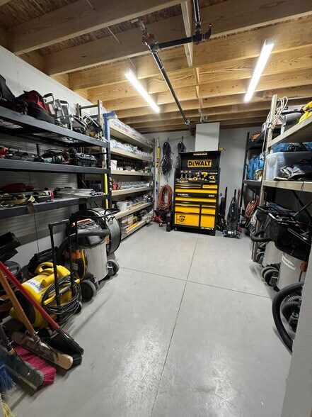 More Photos Of 645 Sandpiper Trl, Cottage Grove Warehouse For Sale