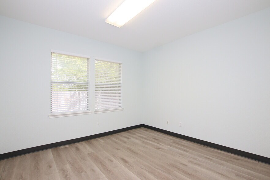 More Photos Of 1508 Dessau Ridge Ln, Austin Medical For Sale