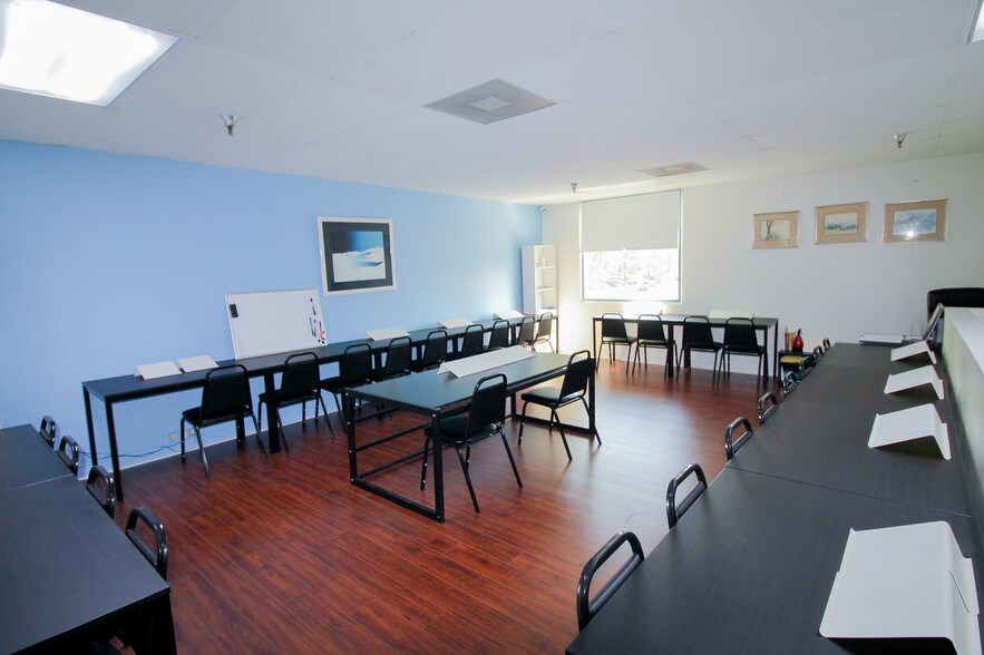 More Photos Of 15121 Graham St, Huntington Beach Light Manufacturing For Lease