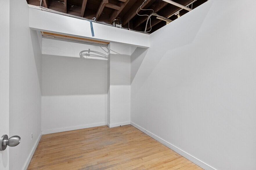 More Photos Of 170 Bedford Rd, Toronto Unknown For Lease