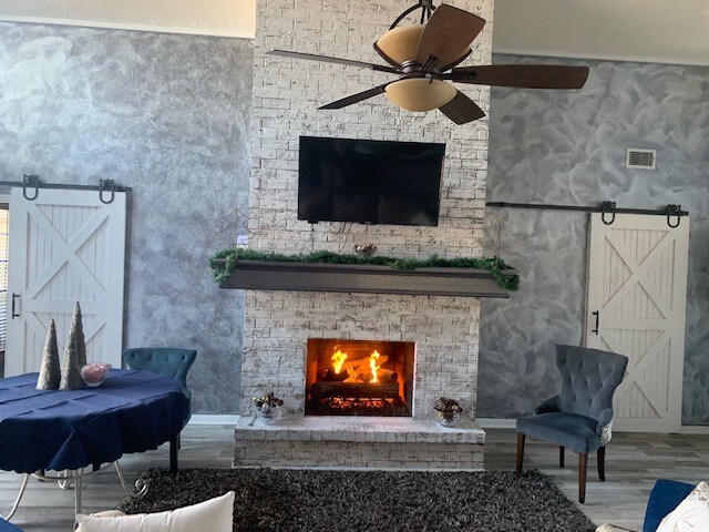 More Photos Of 25910 Oak Ridge Dr, Spring Office For Sale