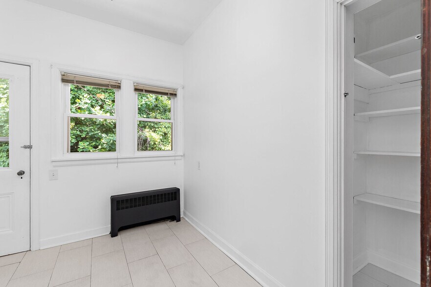 More Photos Of 306 Main St, Parkville Apartments For Sale