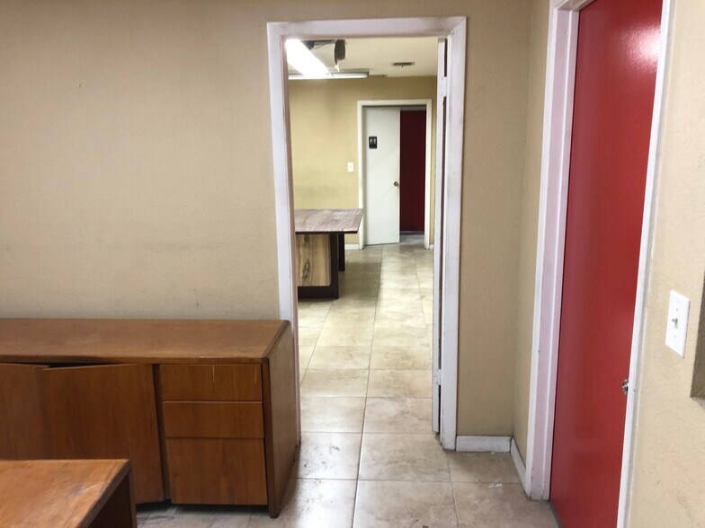 More Photos Of 1600-1650 NW 34th Ter, Lauderhill Warehouse For Lease