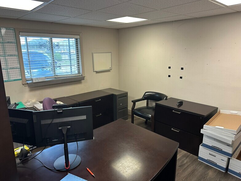 More Photos Of 5220 Ted St, Houston Manufacturing For Lease