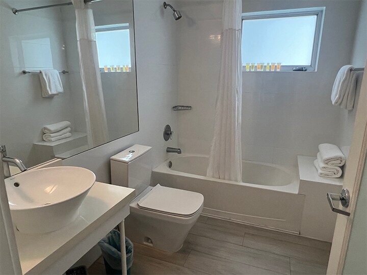 More Photos Of 7710 Harding Ave, Miami Beach Apartments For Sale