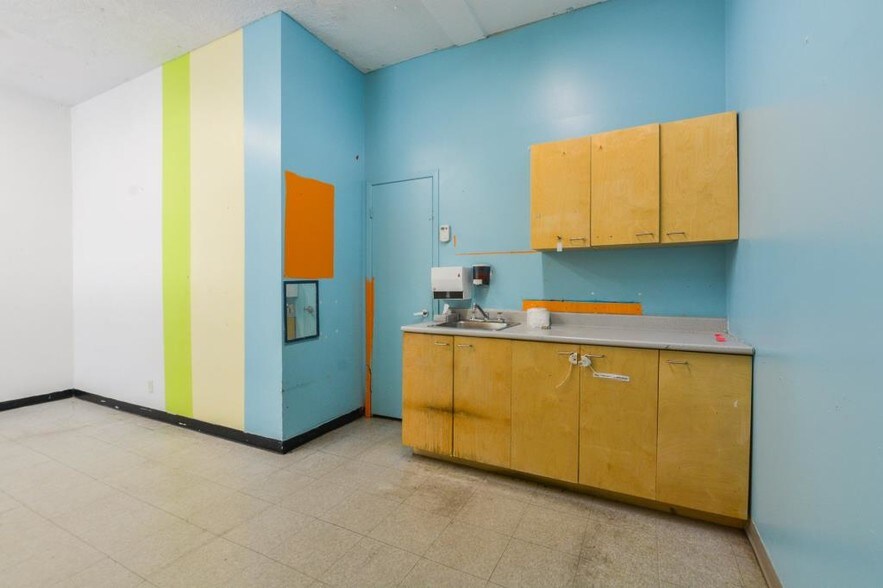 More Photos Of 6490-6498 Rue Beaubien E, Montréal Storefront Retail Office For Lease