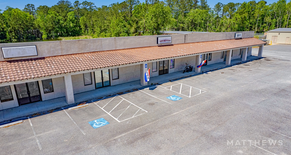 More Photos Of 100-172 Cornerstone Dr, Brunswick Storefront Retail Office For Sale