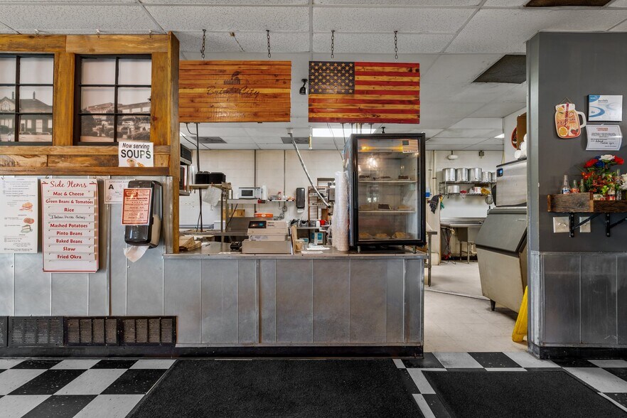 More Photos Of 120 Bank St, Sanford Restaurant For Sale