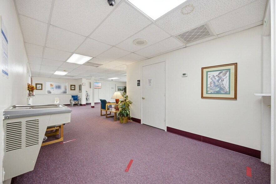 More Photos Of 1811 Bayshore Gardens Pky, Bradenton Medical For Sale