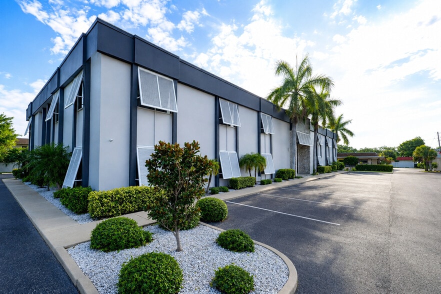More Photos Of 2700 E Bay Dr, Largo Medical For Lease