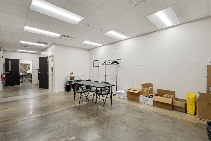 More Photos Of 919 Michigan St, Niles Warehouse For Sale
