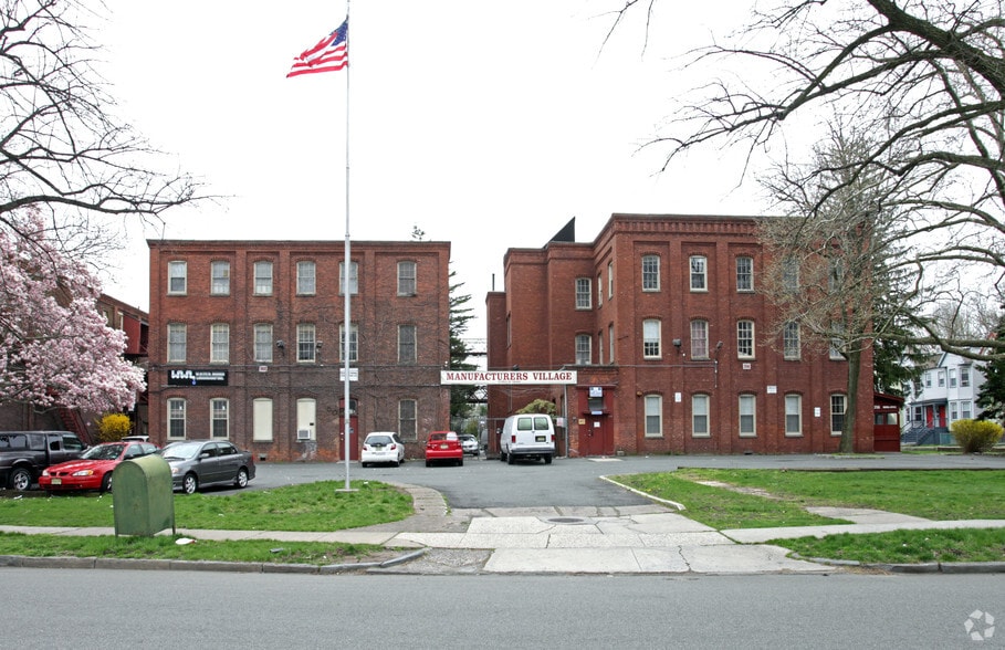 More Photos Of 340-364 Glenwood Ave, East Orange Manufacturing For Sale