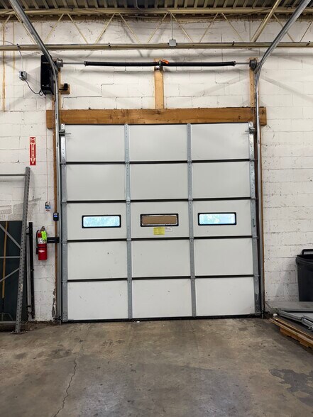 More Photos Of 97-125 Ashmore Dr, Leola Warehouse For Lease