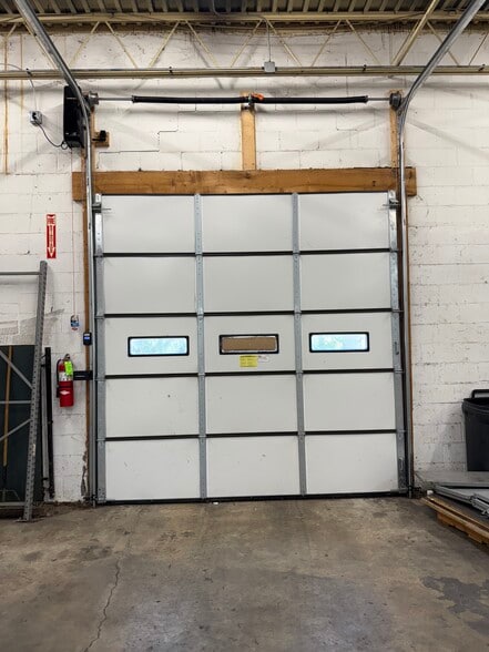More Photos Of 97-125 Ashmore Dr, Leola Warehouse For Lease