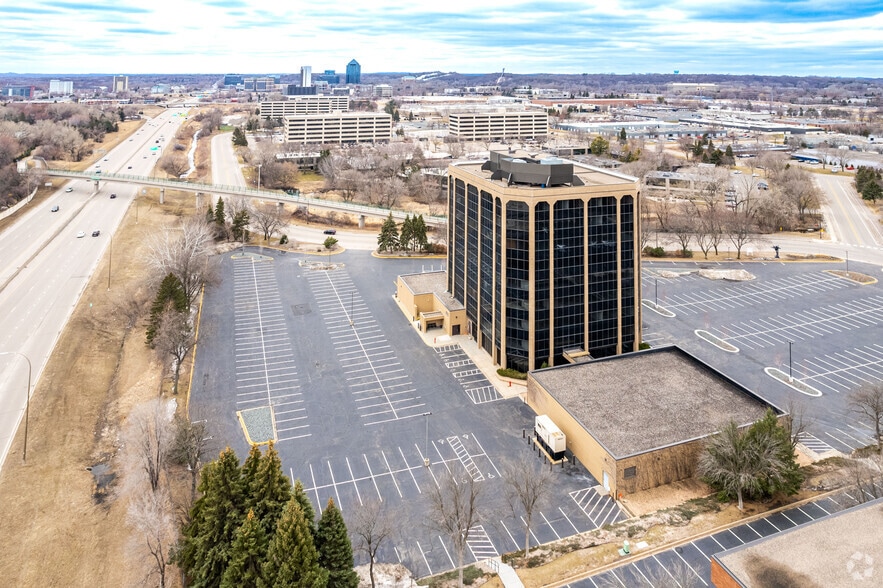 More Photos Of 7201 Metro Blvd, Edina Office For Lease