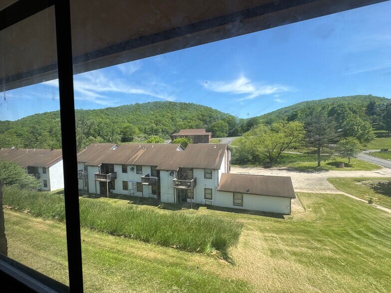 More Photos Of 237 Sherrad St, Marlinton Apartments For Sale