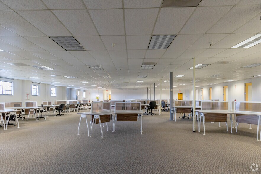 More Photos Of 3200 Patrick Henry Dr, Santa Clara Research And Development For Lease