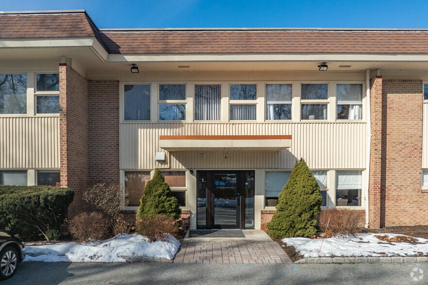 More Photos Of 1983 Crompond Rd, Cortlandt Manor Medical For Lease