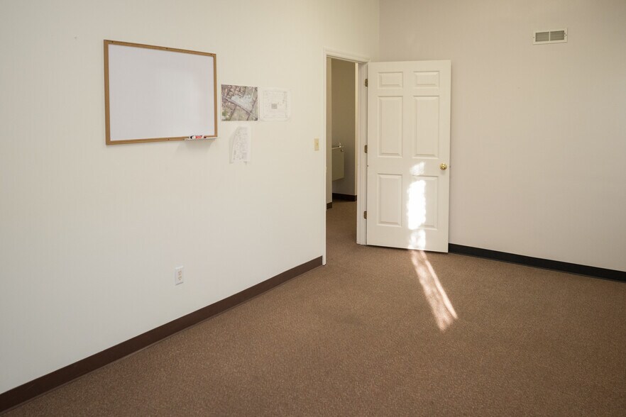 More Photos Of 5783 Mary Ingles Hwy, Melbourne Office For Sale