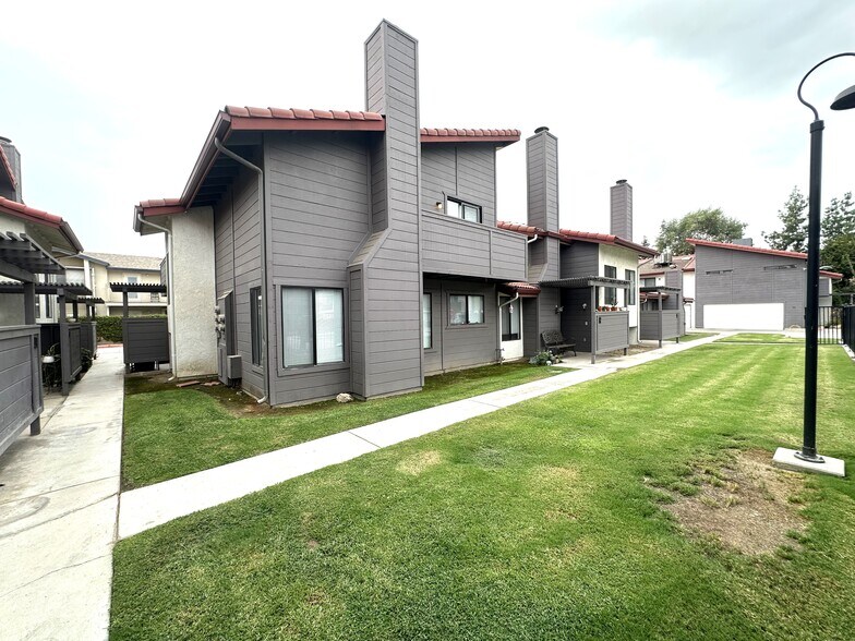 More Photos Of 2408 Gosford Rd, Bakersfield Apartments For Sale