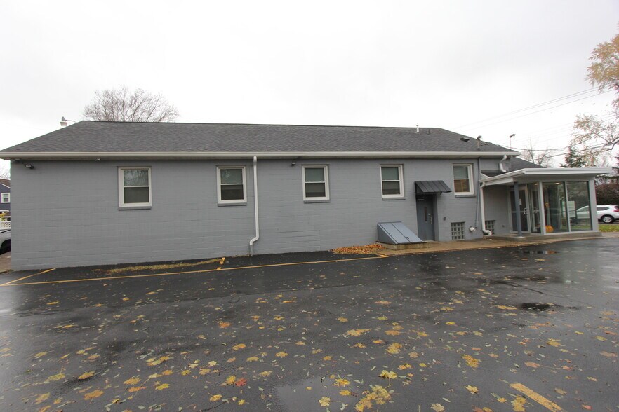 More Photos Of 1225 Atlantic Ave, Rochester Office For Lease