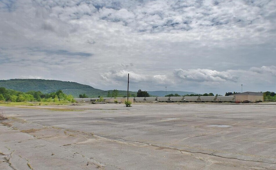 More Photos Of 13111 Memorial Pky SW, Huntsville Land For Lease