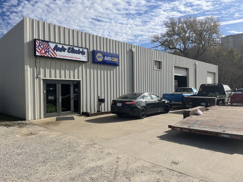 Primary Photo Of 522 N 8th St, Salina Specialty For Sale