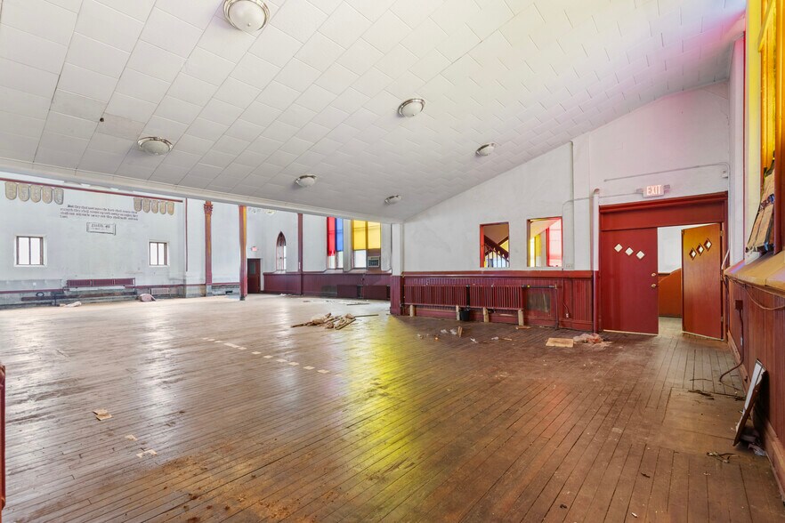 More Photos Of 140 W Garfield Ave, Milwaukee Religious Facility For Sale
